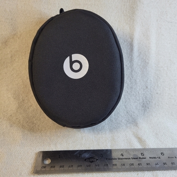 Genuine Beats by Dre Solo2/Solo3 Black/White *Case Only* - Picture 1 of 11